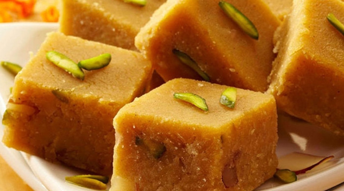 শবে বরাতের সেরা আকর্ষণ: বুটের ডালের শাহী হালুয়া