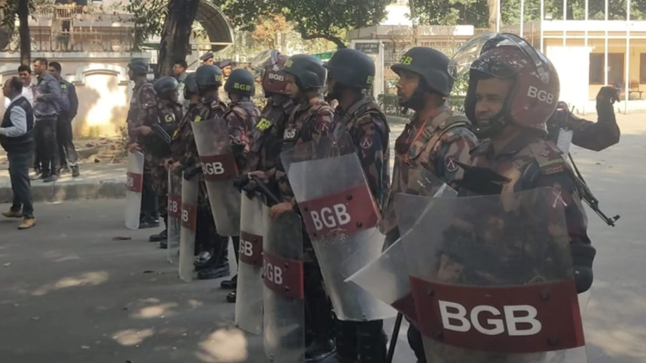 প্রধান উপদেষ্টার বাসভবন এলাকায় ১৪৪ ধারা জারি