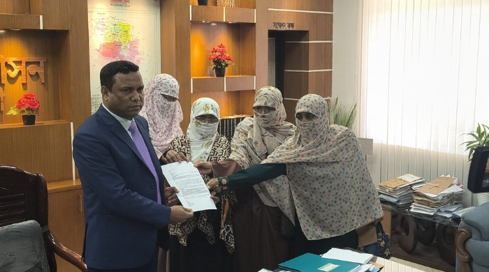নোয়াখালীতে নারী নিরাপত্তা নিশ্চিতে ৫ দফা দাবি, মহিলা জামায়াতের স্মারকলিপি