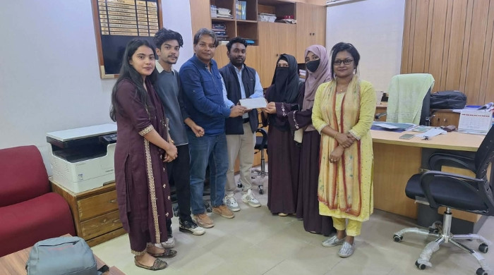 অসুস্থ শিক্ষার্থী ও কর্মচারীর স্ত্রীর পাশে কুবি এলামনাই ইউকে