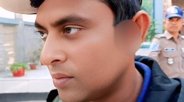 গোপালগঞ্জ সদরে ভোটকেন্দ্রে ককটেল বিস্ফোরণ, আহত ৩