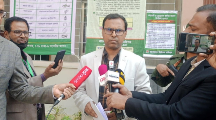 এক কেন্দ্রে দুই ঘণ্টায় পড়লো ৯.৪২ শতাংশ ভোট