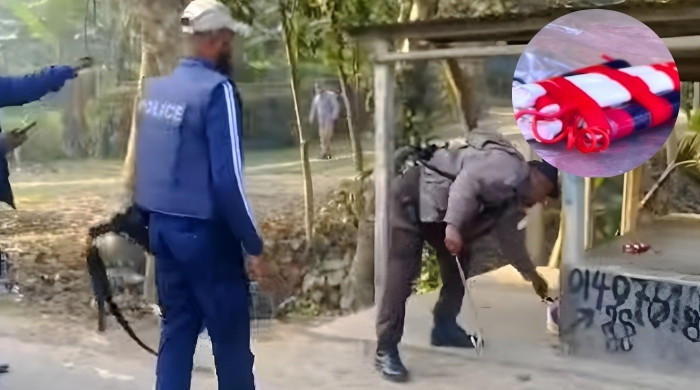 ফরিদপুরে ভোটকেন্দ্র সংলগ্ন এলাকা থেকে বোমা সদৃশ বস্তু উদ্ধার