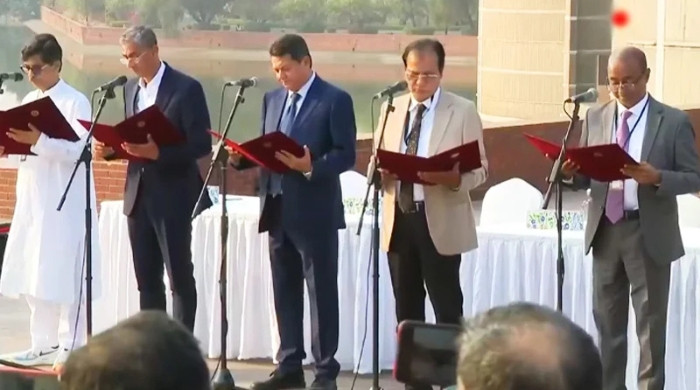 কে কোন মন্ত্রণালয়ের দায়িত্ব পেলেন