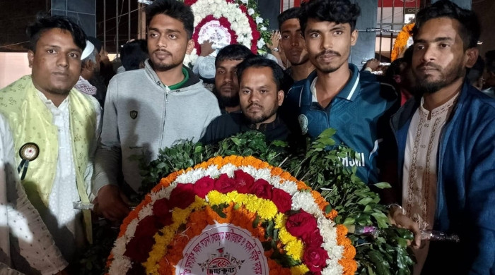 তারাকান্দায় এনসিপির পক্ষ থেকে শহীদ মিনারে শ্রদ্ধাঞ্জলী