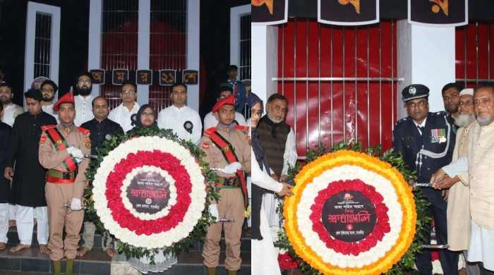 প্রথম প্রহরে জনতার ঢল, শহীদ মিনারে শ্রদ্ধা নত সাতক্ষীরা