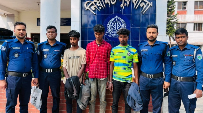 নিয়ামতপুরে তরুণীকে সংঘবদ্ধ ধর্ষণের অভিযোগে তিন যুবক গ্রেপ্তার