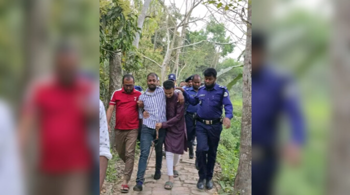 ঝালকাঠিতে প্যারোলে ছাড়া পেয়ে বাবার দাফনে ছাত্রলীগ নেতা