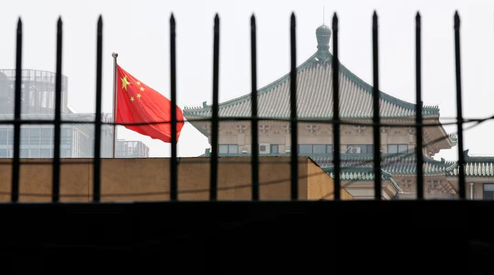 জরুরি সিদ্ধান্তে তেল রপ্তানি নিষিদ্ধ করল চীন