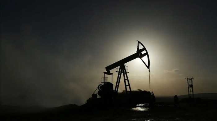 হরমুজে সংকট: তেলের উৎপাদন কমালো কুয়েত